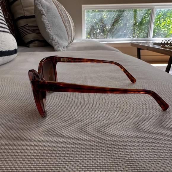 Maui Jim sunglasses - Picture 2 of 7